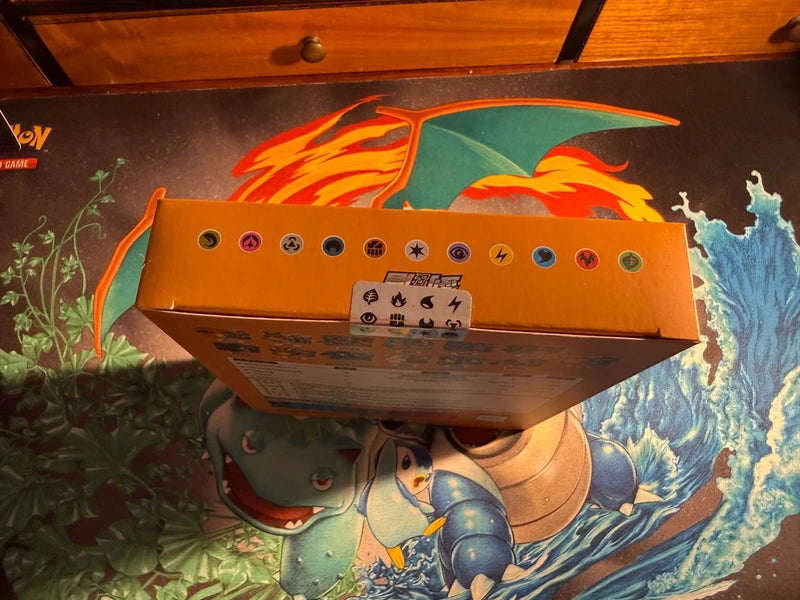 Boîte mystère Pokémon - Porte-carte Dracaufeu - Coffret chinois